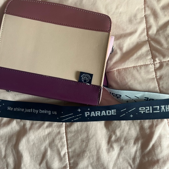 BTS Ita pin bag from Serendipity Parade - Picture 3 of 6